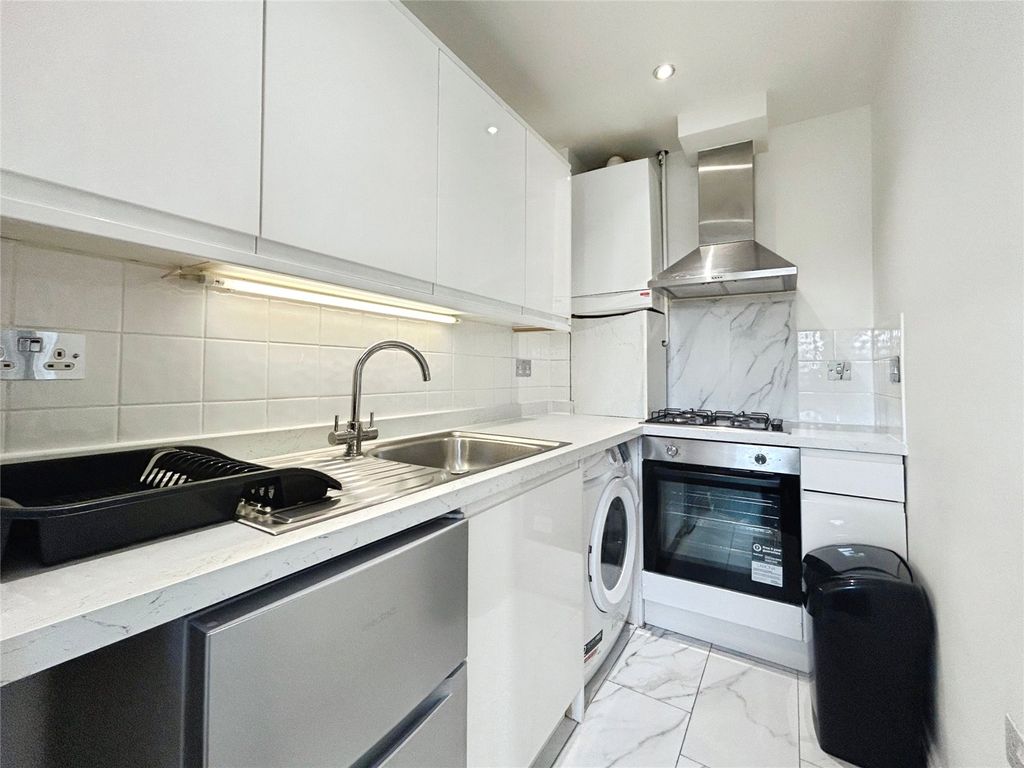 Property photo 3 of 5 Kitchen