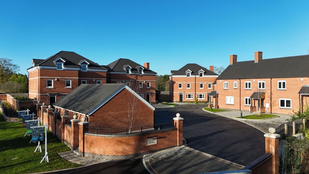 Property photo 2 of 40