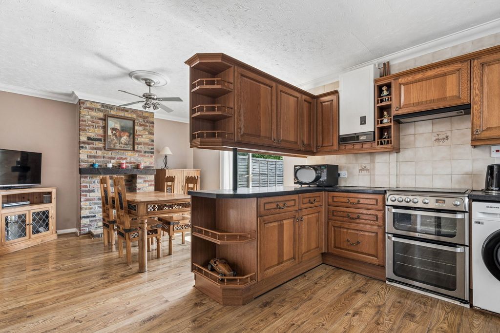 Property photo 3 of 13