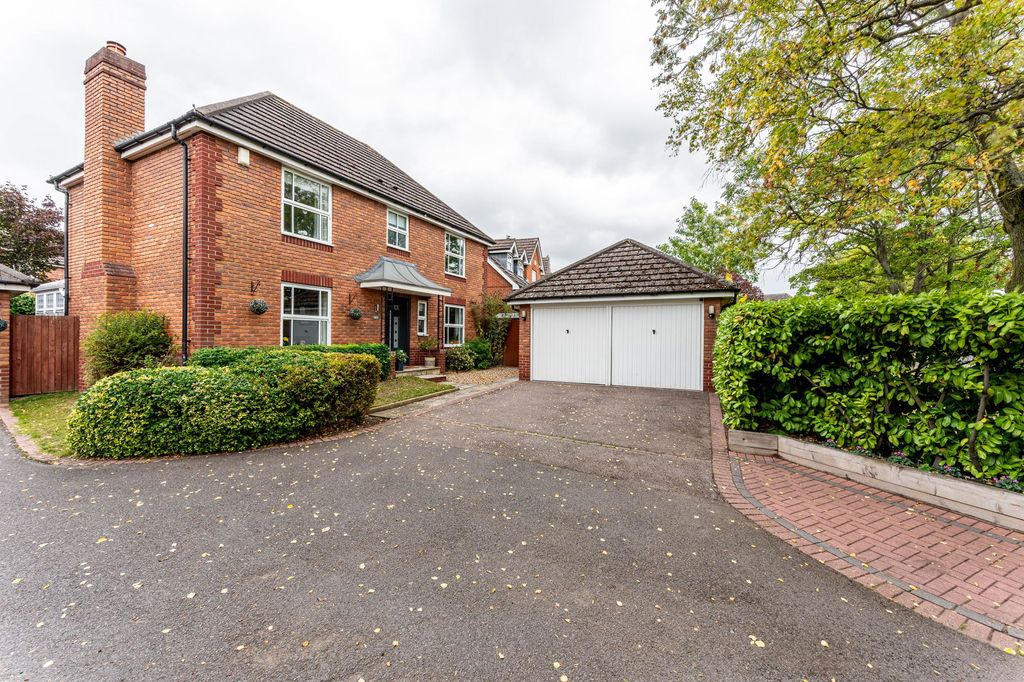Property photo 1 of 32