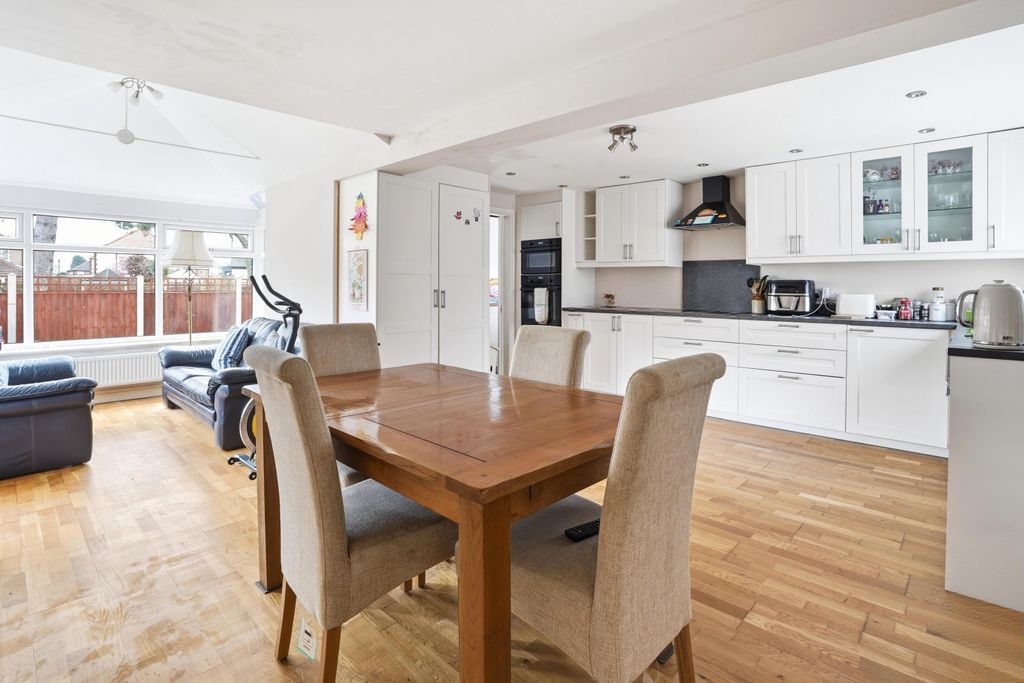 Property photo 3 of 18 Dsc06936Autoremove18030556