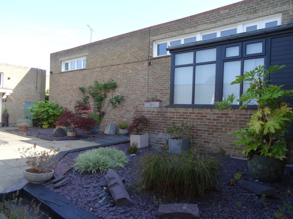 Property photo 2 of 13 Photo 27
