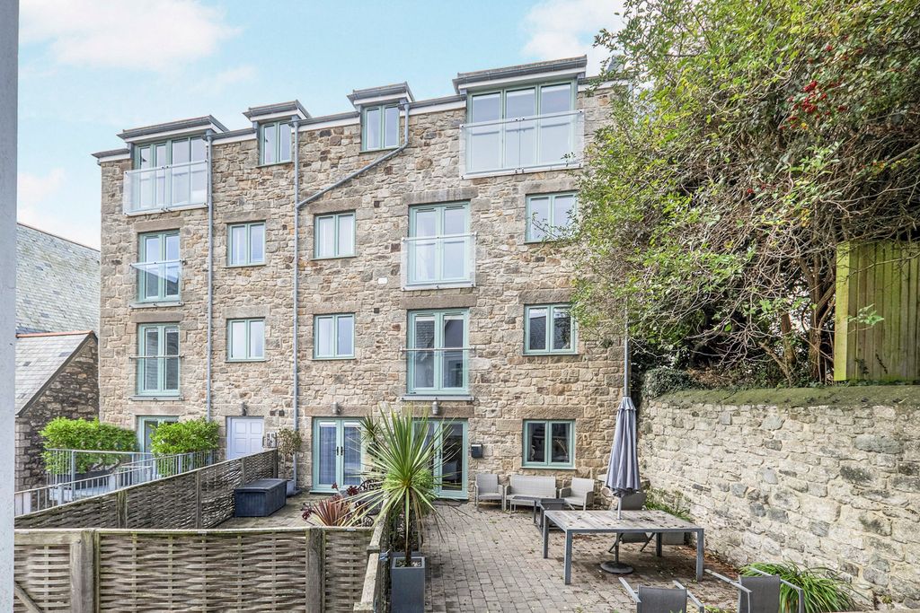 Property photo 1 of 15 Pbox-Img.Jpg