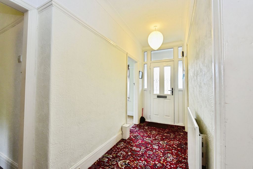 Property photo 3 of 17 Photo