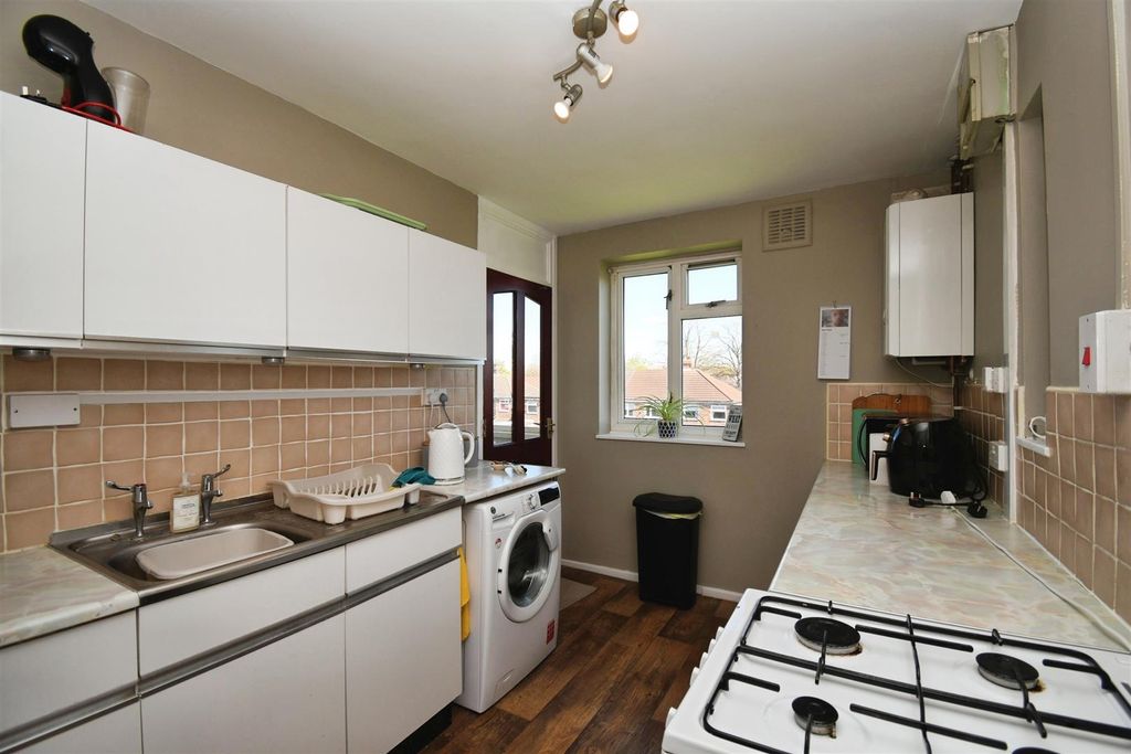 Property photo 3 of 8 A1ce359F-U 20 20 286 29.Jpg