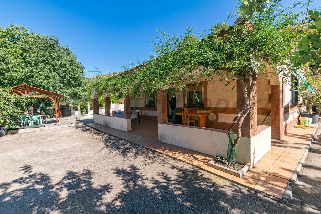 Property photo 3 of 17