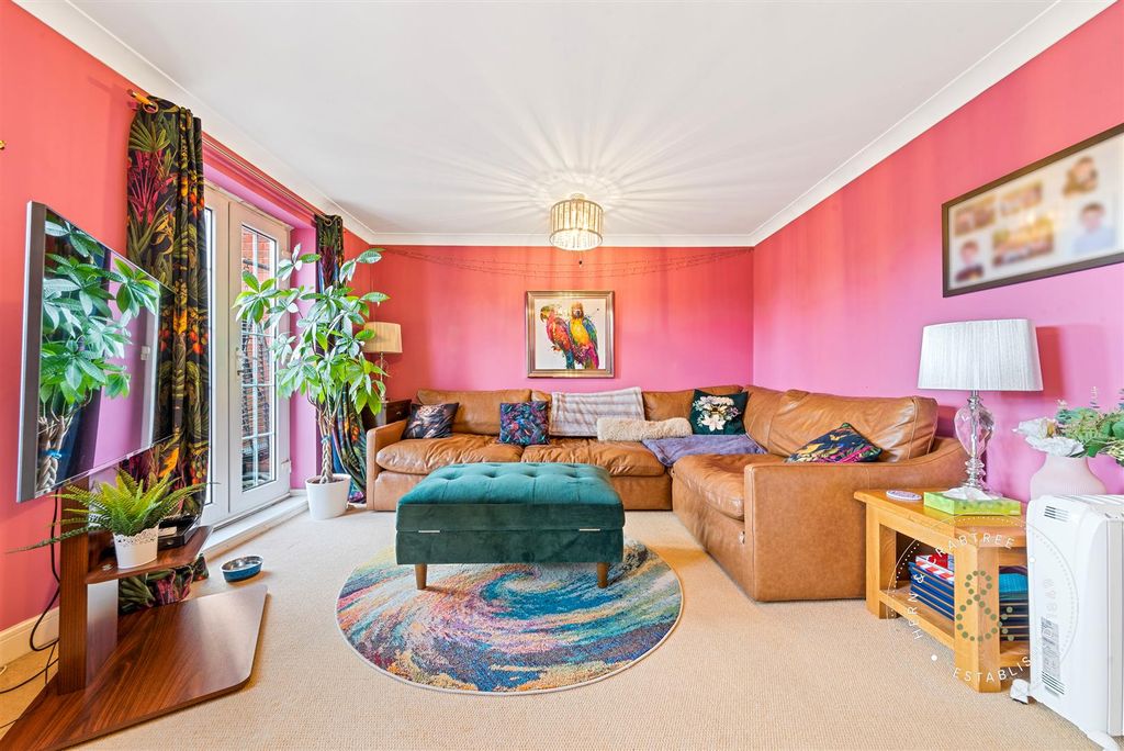 Property photo 3 of 34 Verallo-Drive-27.Jpg