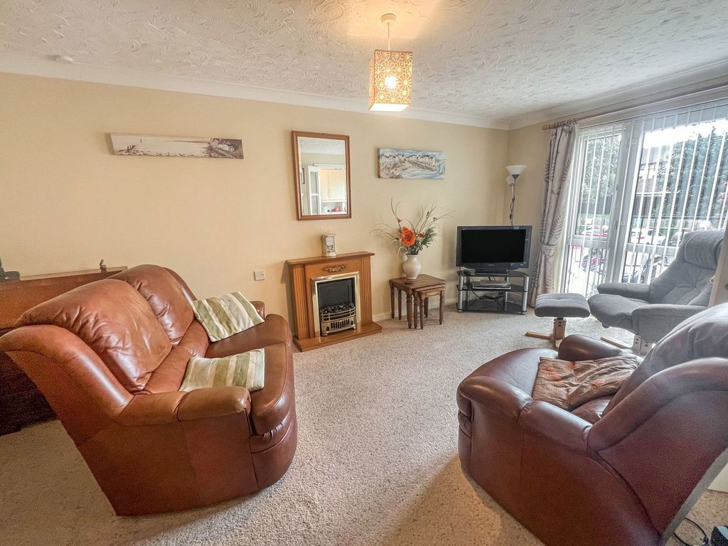 Property photo 3 of 9