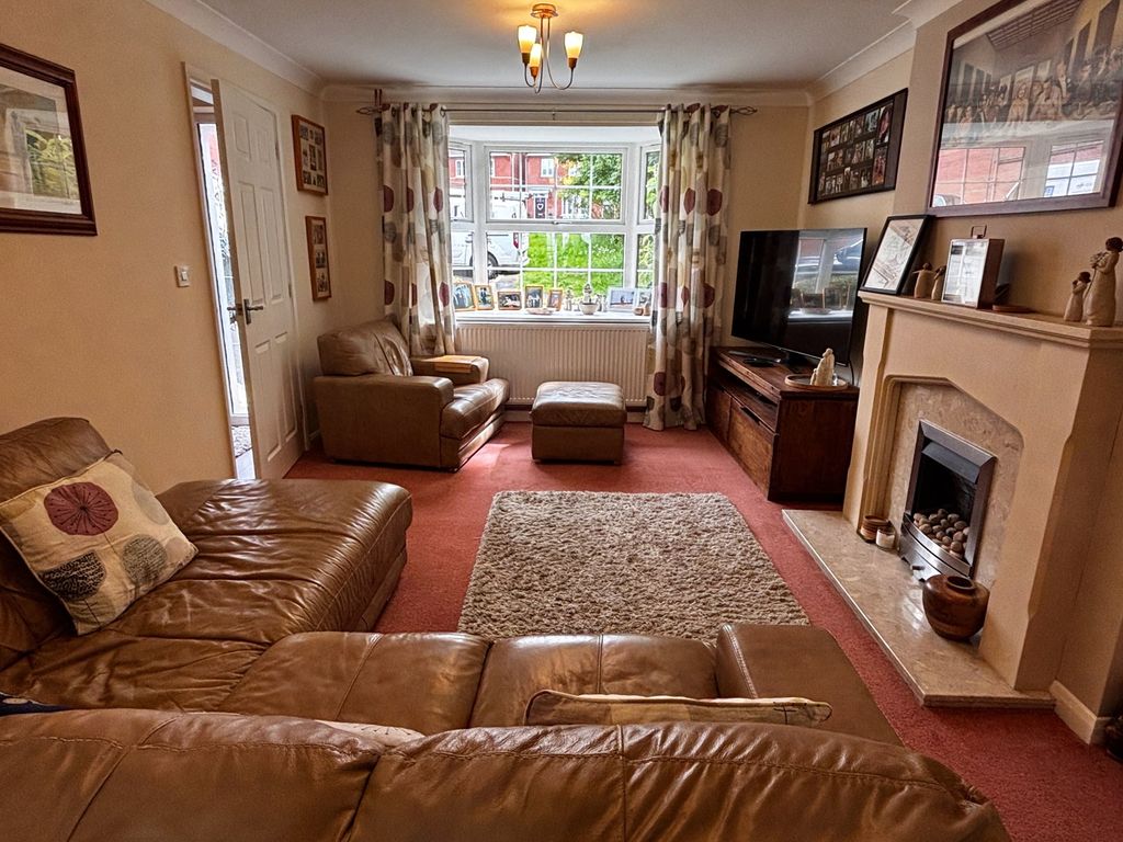 Property photo 3 of 19