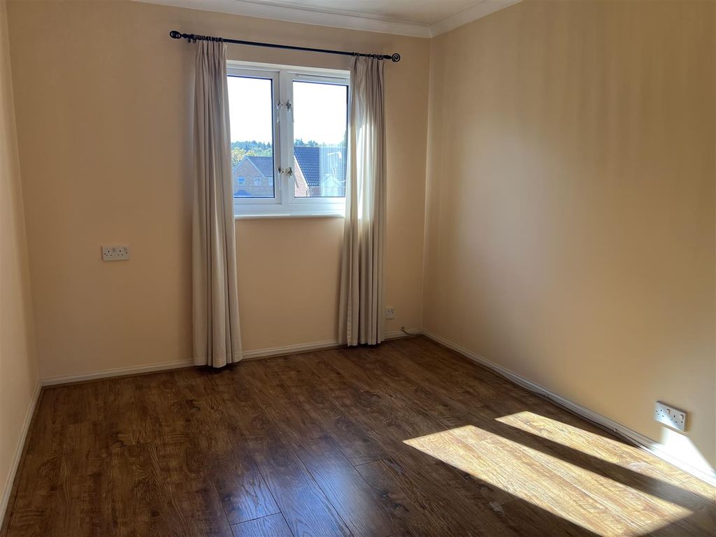 Property photo 2 of 7 Img-9943.Jpg