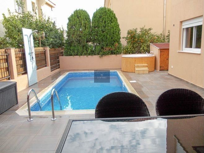 Property photo 3 of 23