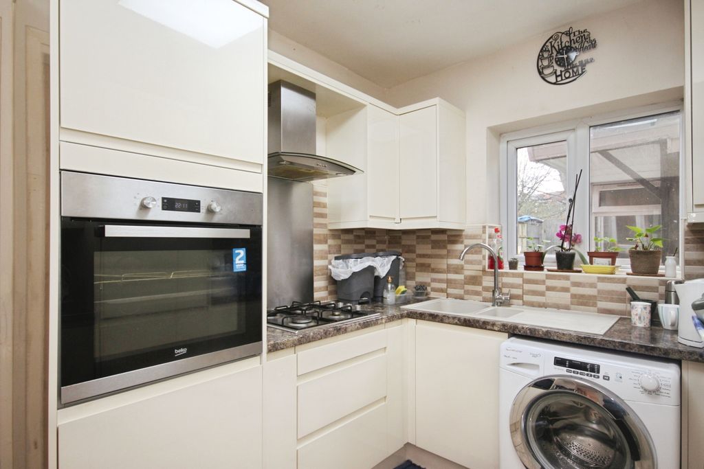 Property photo 3 of 15