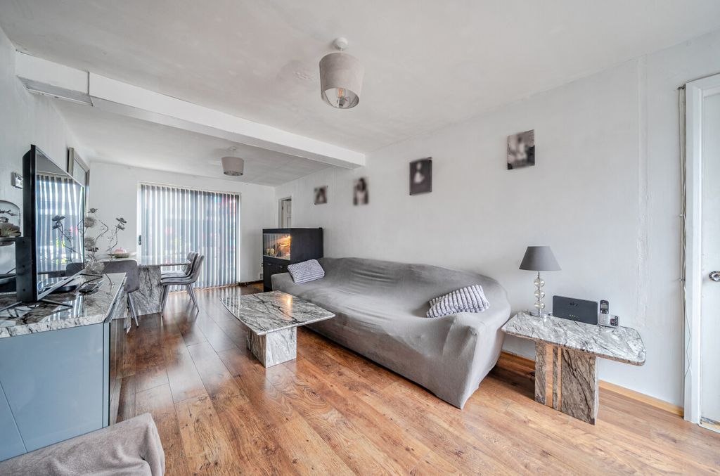 Property photo 3 of 34 1471814-11-6A2Af7...