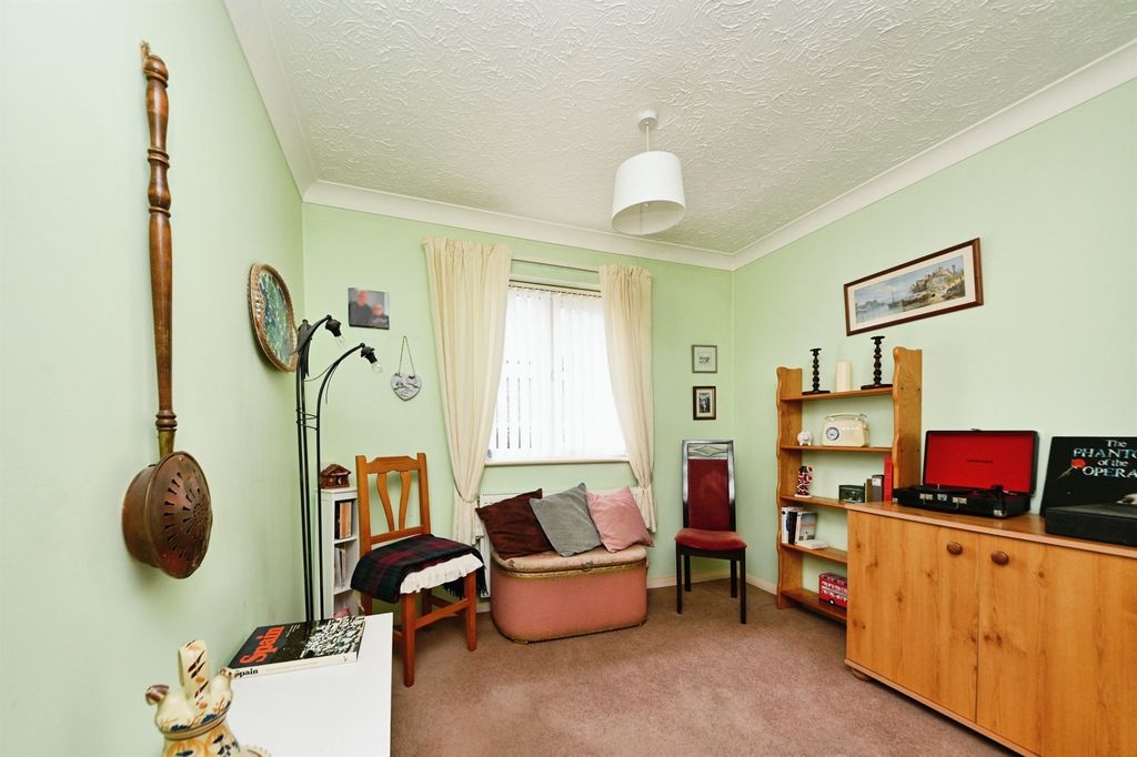Property photo 3 of 17