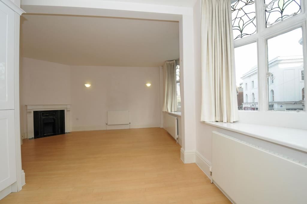 Property photo 2 of 8 Reception