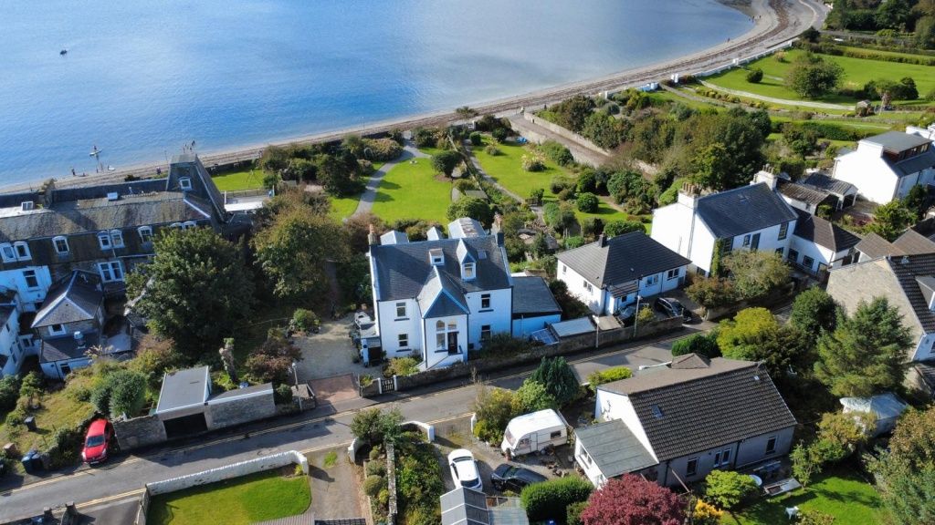 Property photo 2 of 19