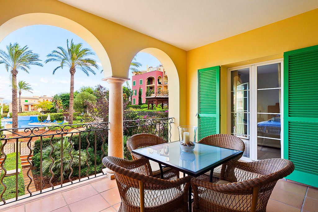 Property photo 3 of 11 Long03_50219_Illetas