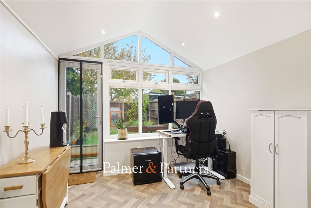 Property photo 3 of 25 Picture No. 12