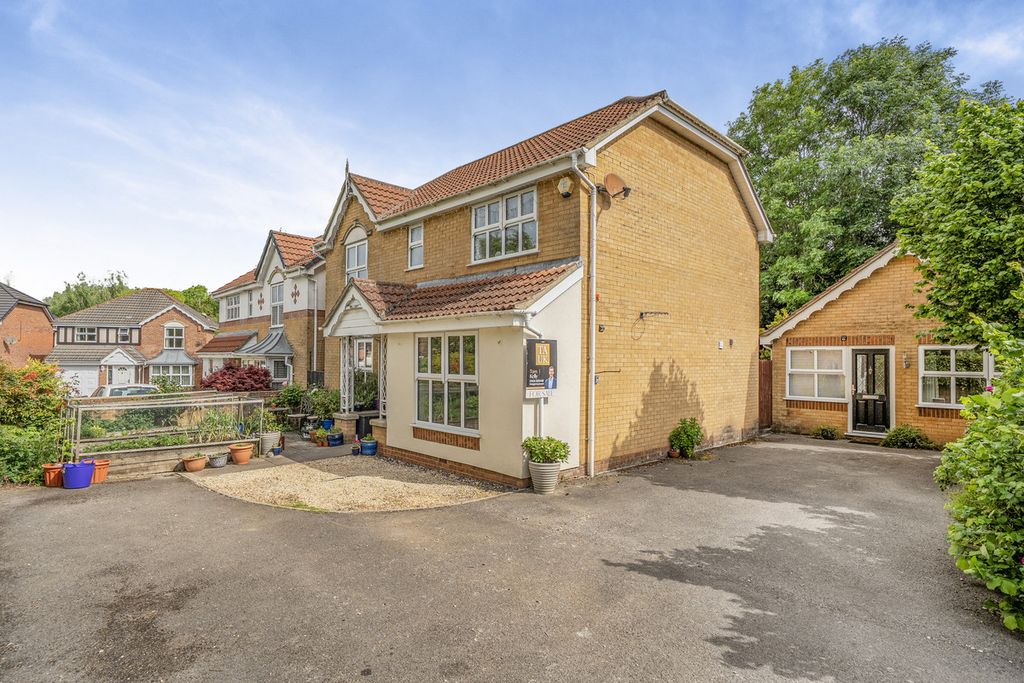 Property photo 1 of 18