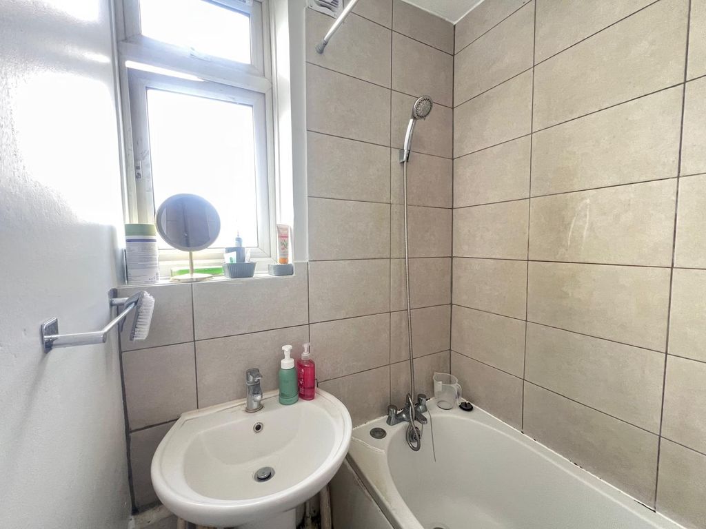 Property photo 3 of 3