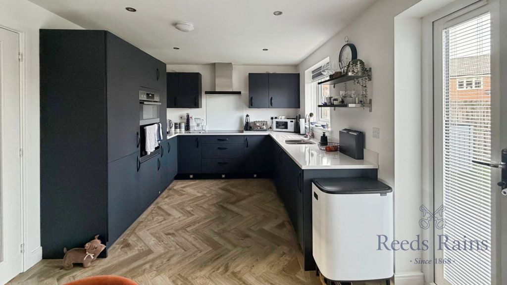 Property photo 3 of 16 Picture No. 05