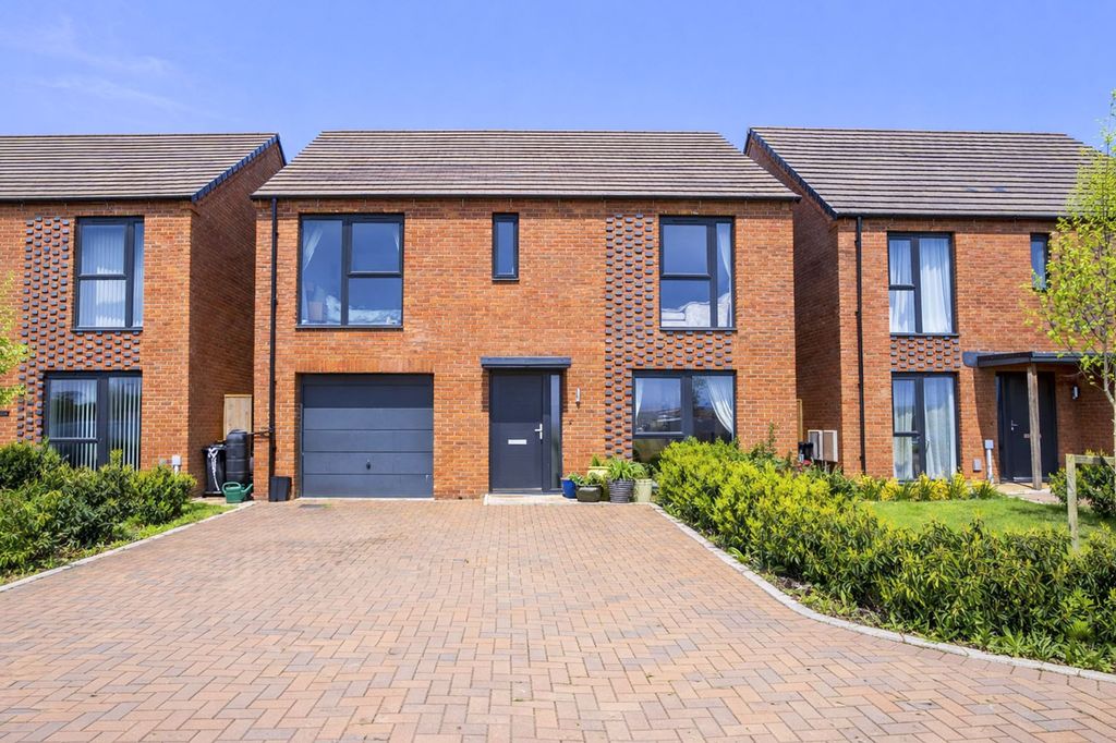 Property photo 1 of 24