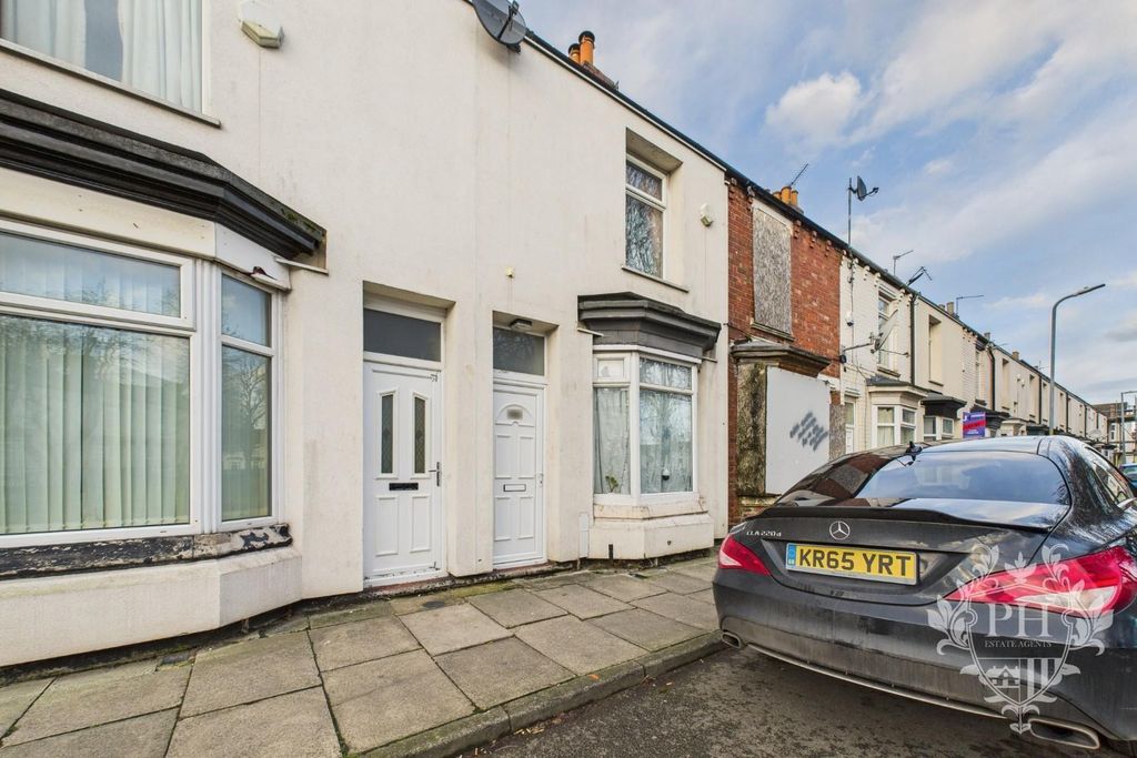 Property photo 1 of 8 32 Outram 1.Jpg