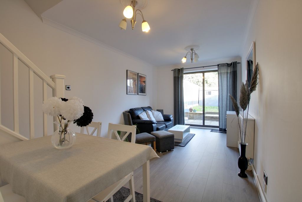 Property photo 1 of 7 1340191