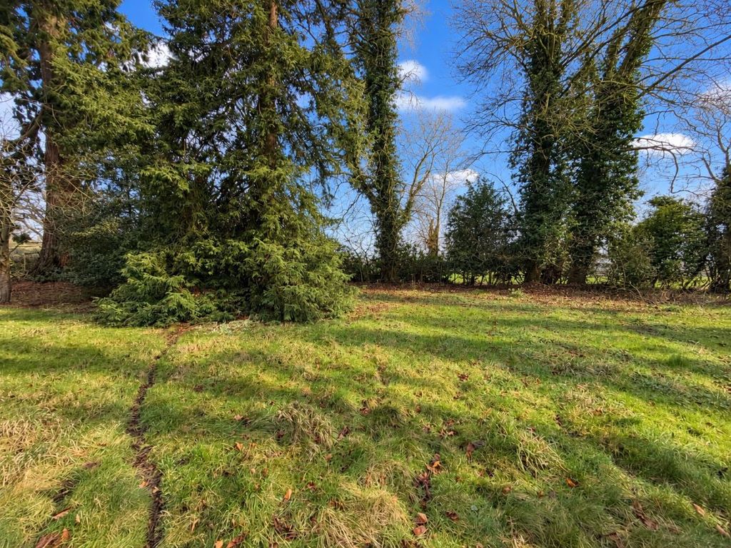Property photo 1 of 4