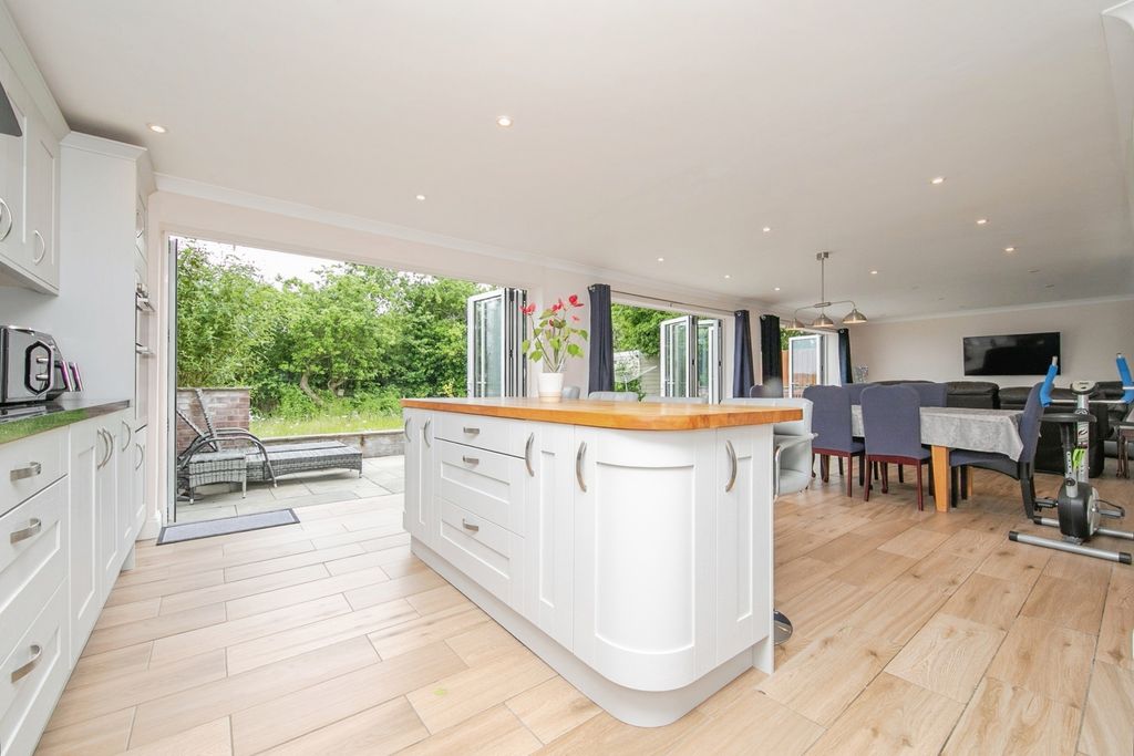 Property photo 2 of 23 Photo