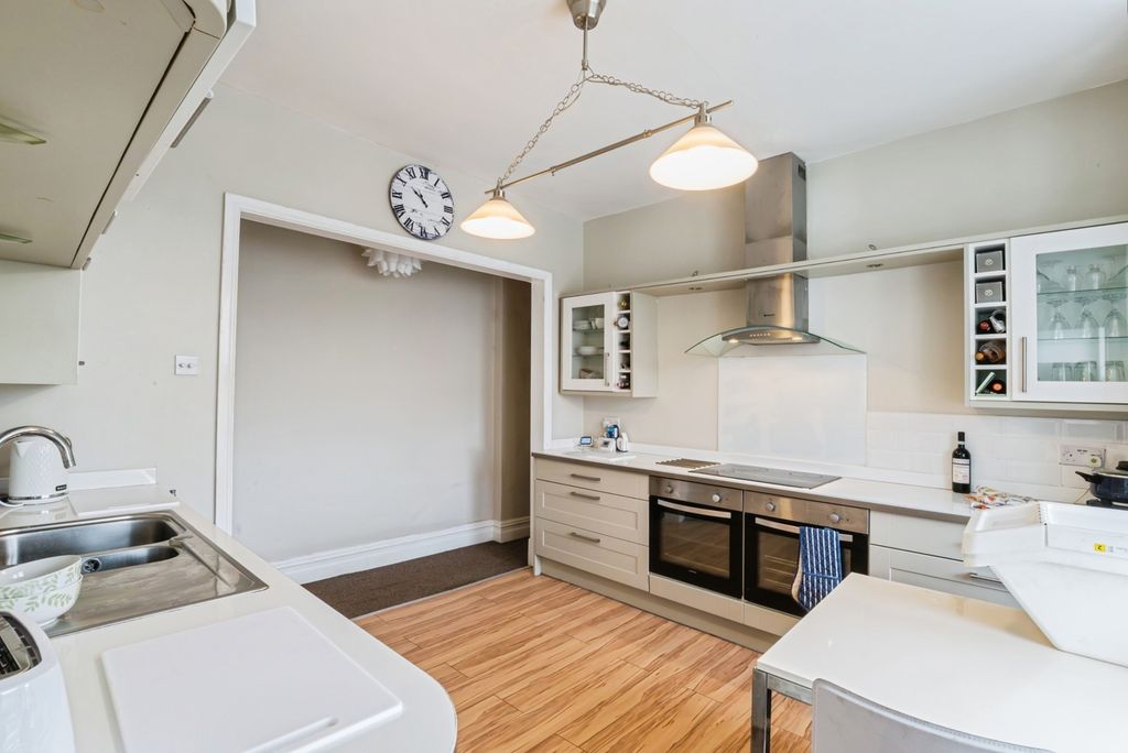 Property photo 3 of 18 Pbox-Img.Jpg