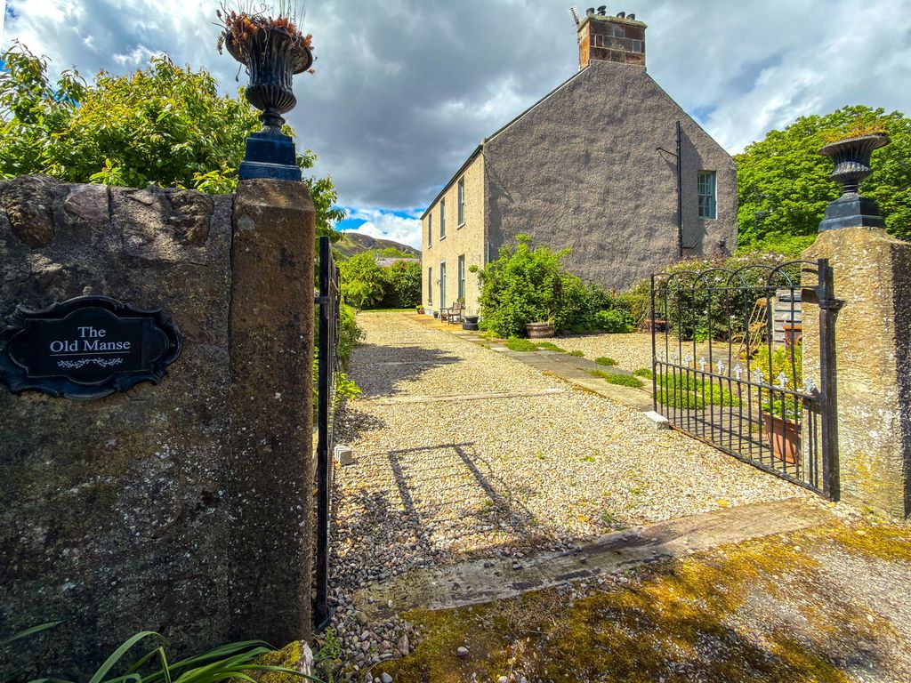 Property photo 2 of 36