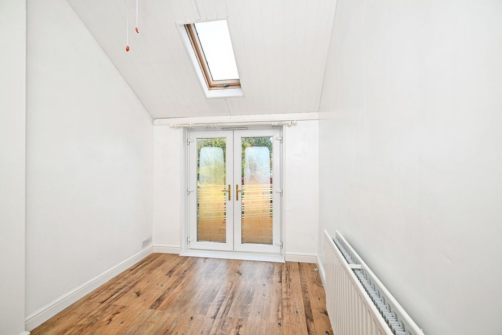 Property photo 3 of 17 Photo