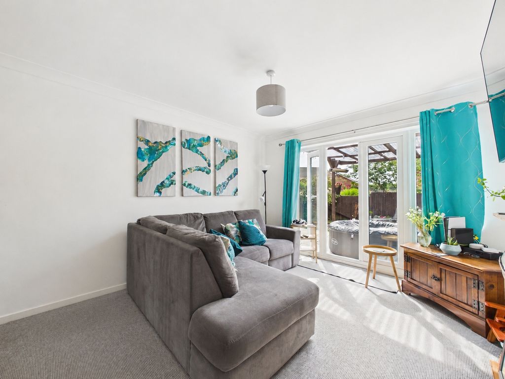 Property photo 2 of 13 Pembroke Way