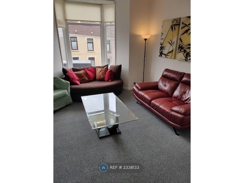 Property photo 2 of 13 Lounge