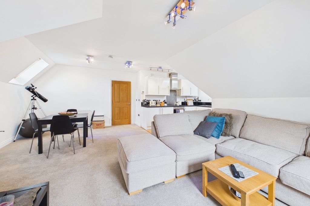 Property photo 3 of 17 Picture No. 21