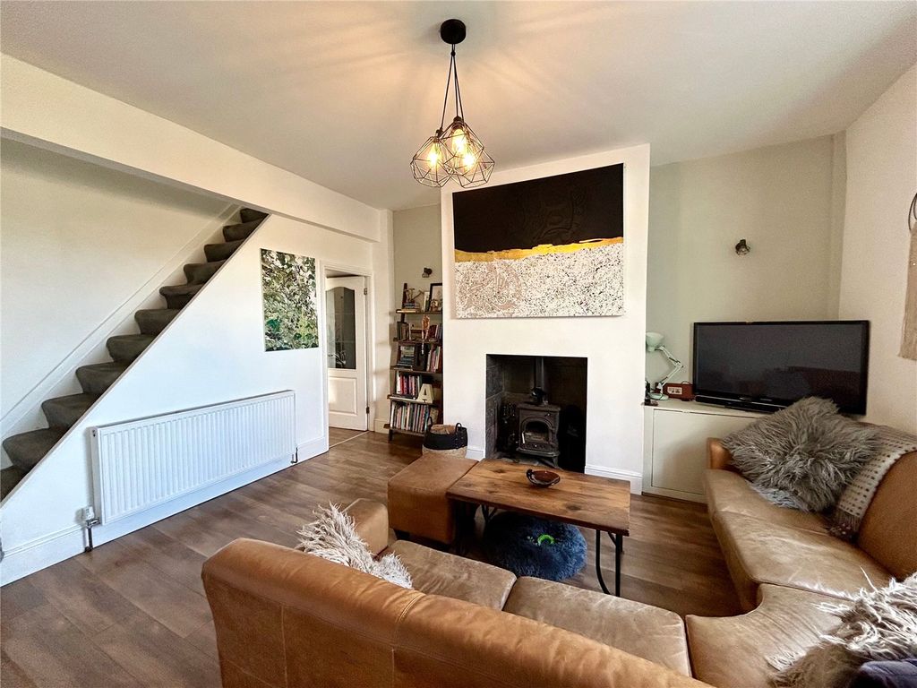 Property photo 2 of 15 Lounge