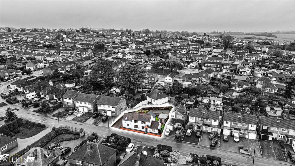 Property photo 2 of 37 Picture No. 33