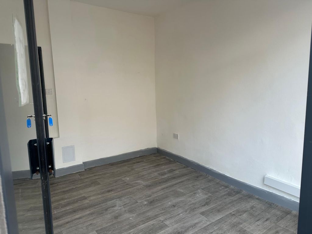 Property photo 1 of 3 776E60c7-c4c6-4A20-Beba-dab4924F7c9B