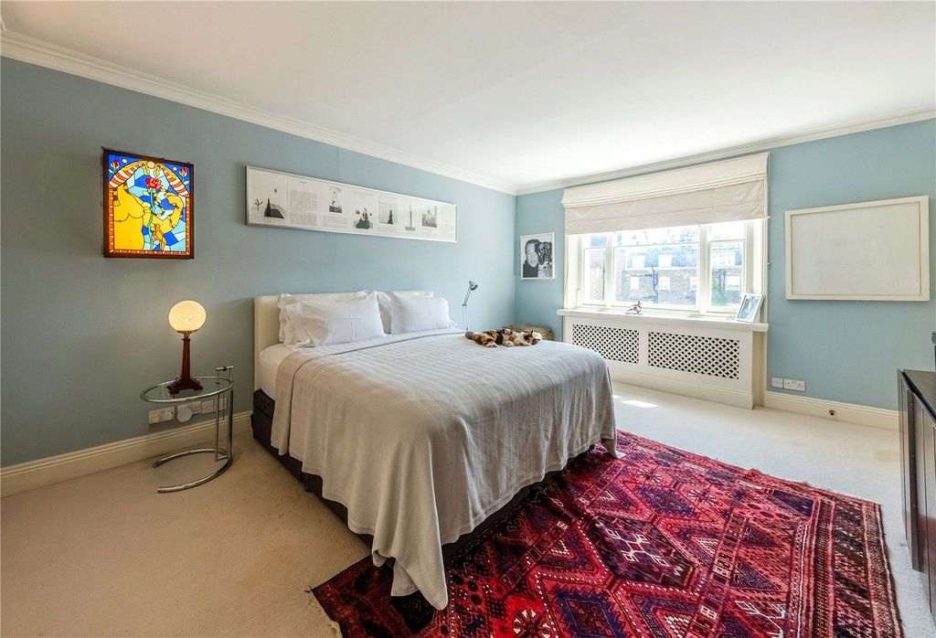Property photo 2 of 18 Principal Bedroom