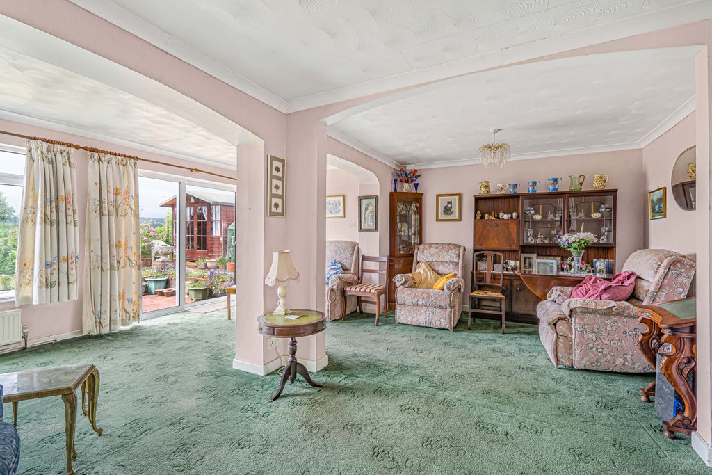 Property photo 3 of 18