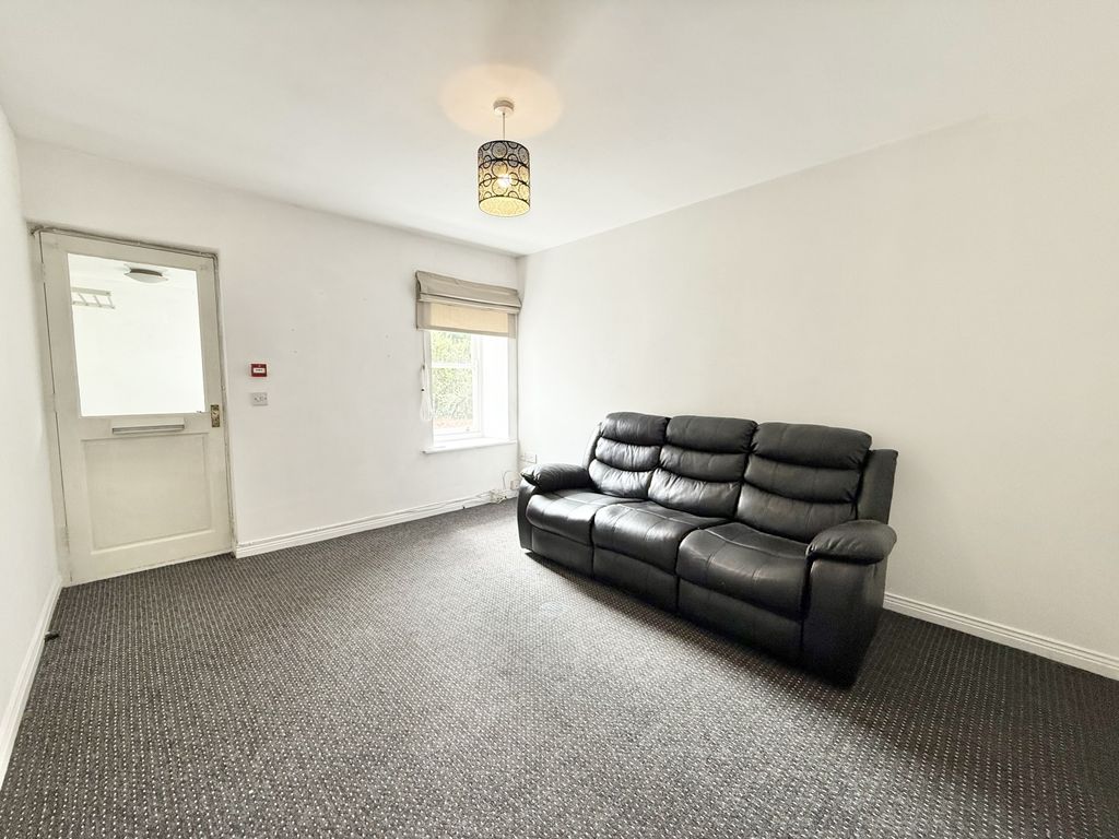 Property photo 3 of 13 Img_2248