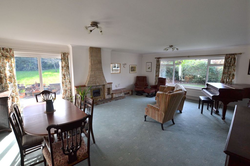 Property photo 2 of 23