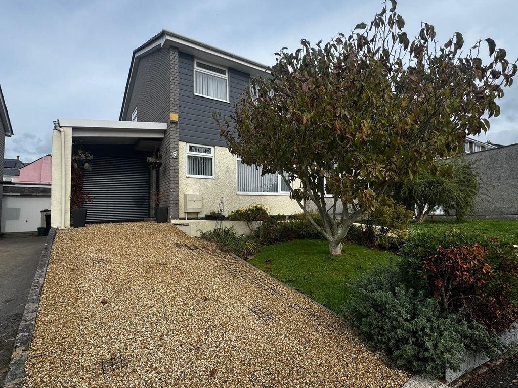 Property photo 1 of 17 Front Exterior