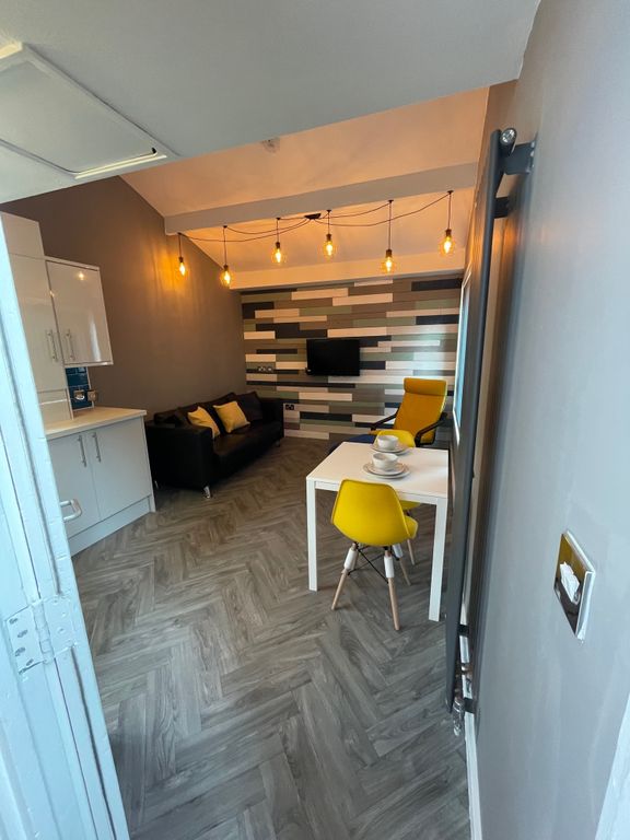 Property photo 1 of 6 Open-Plan Living!