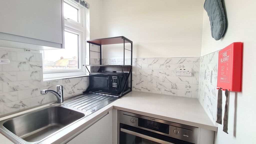 Property photo 2 of 6 Gallery