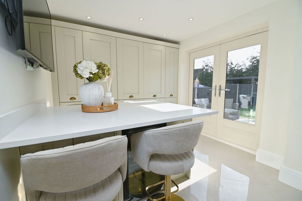 Property photo 3 of 29