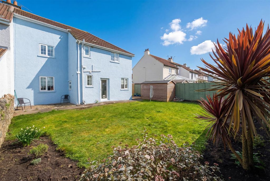 Property photo 2 of 21 Garden