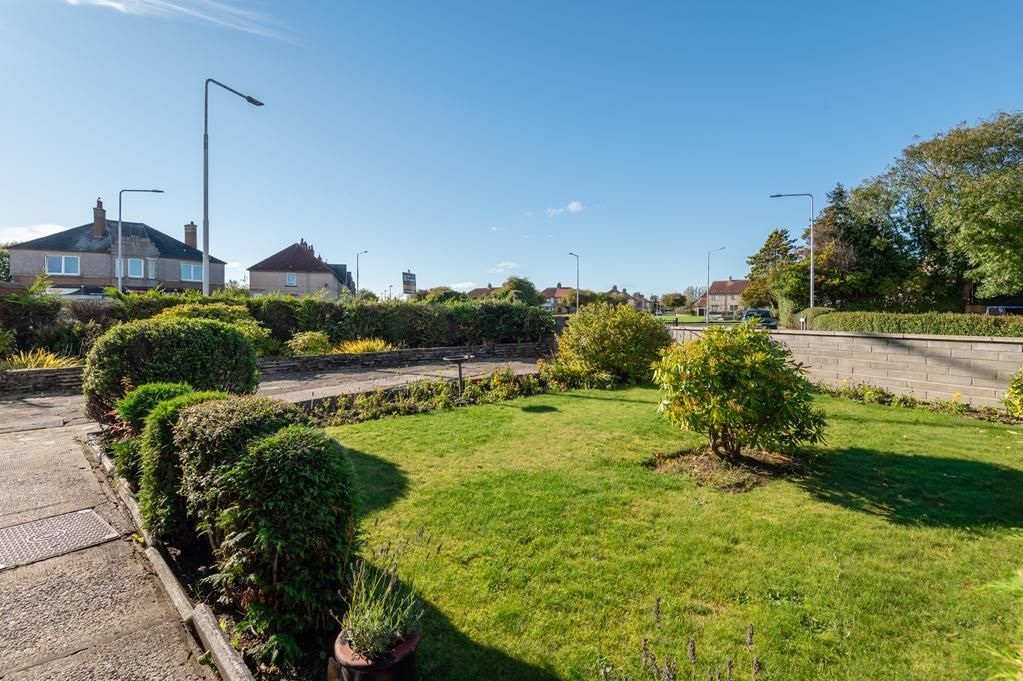 Property photo 2 of 18 Lev1394Pem Front Garden.Jpg