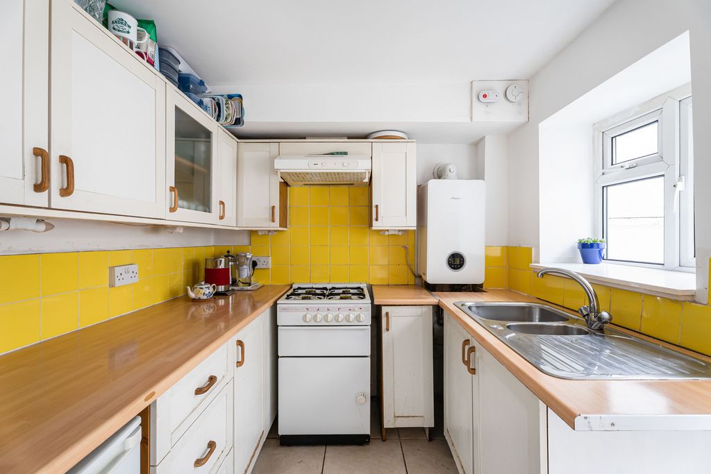 Property photo 3 of 8